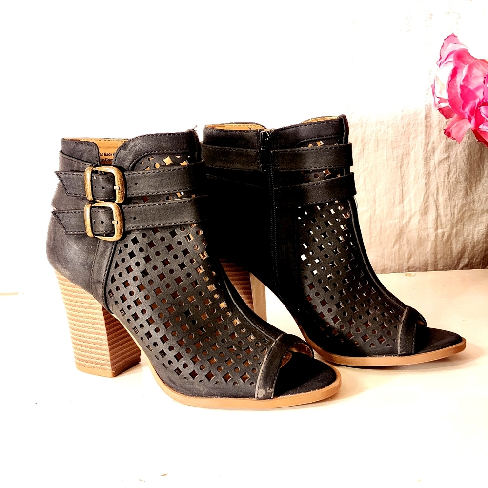 Women's Buckle Booties Peep Toe Size 8 In Black